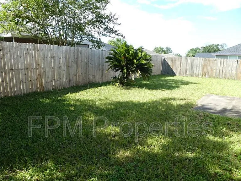 570 Manship Dr — Photo 7