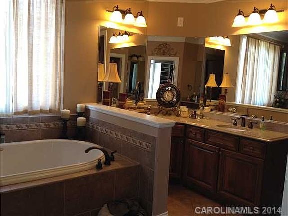 5th image of 7987 Glen Abbey Cir