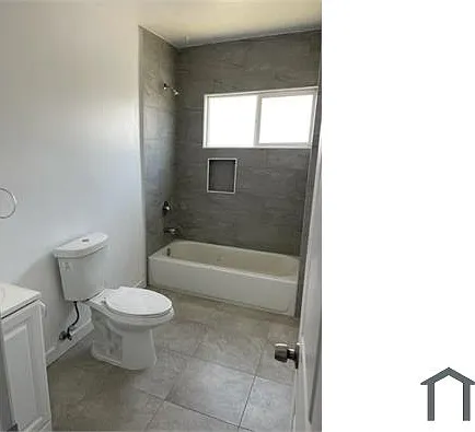 3922 Hillcrest Dr #A — Photo 2