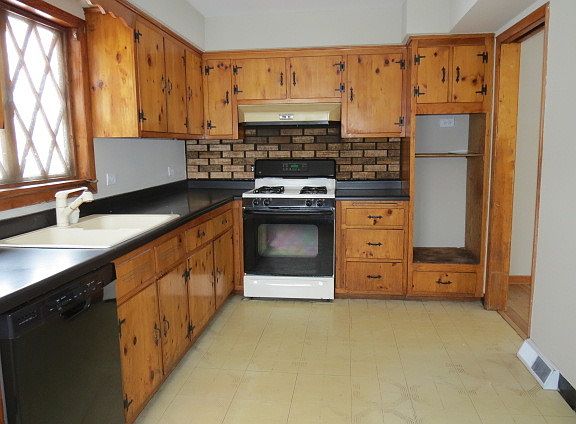 5th image of 21W513 Park Ave