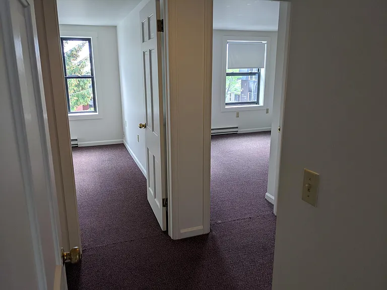 348 College St — Photo 49