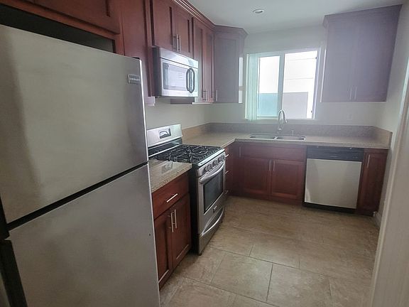3rd image of 1117 S Shenandoah St APT 6