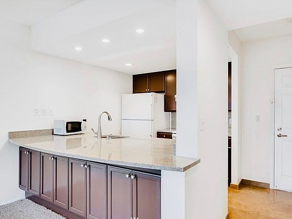 2nd image of 177 107th Ave NE APT 908