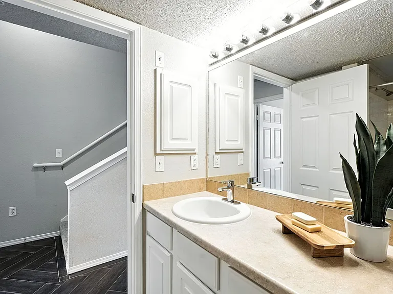 1876 Mallard Dr — Photo 14