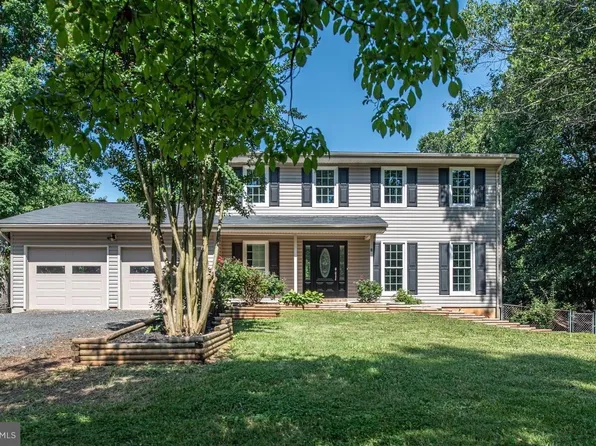 130 Autumn Dr, Stafford, VA 22556