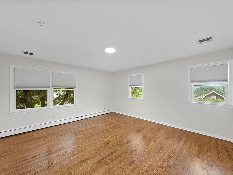 160 Magnolia Ave — Photo 15
