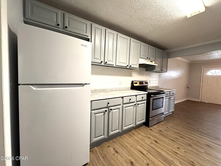 237 Helen Ave #E — Photo 8