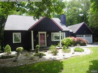 599 W Saddle River Rd, Ho Ho Kus, NJ 07423