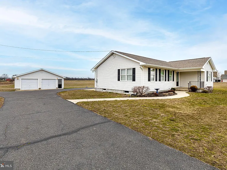 413 Red Lion Rd — Photo 3