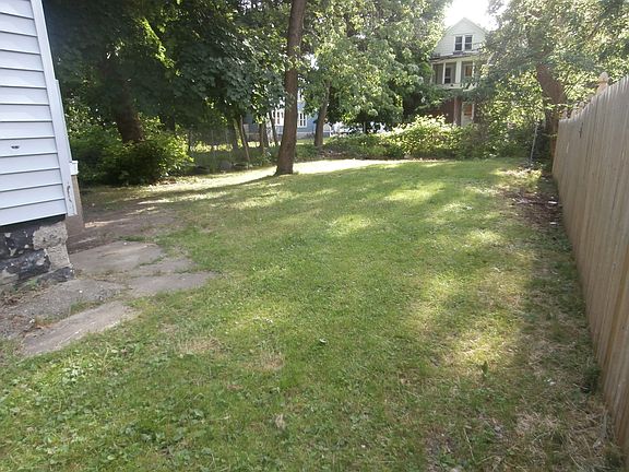 3rd image of 422-24 24 Rich St