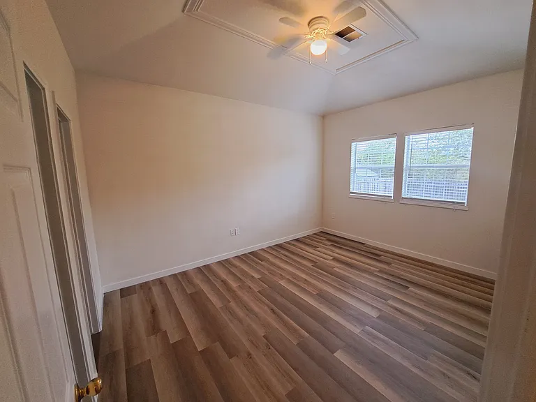21604 Boggy Ford Rd — Photo 15