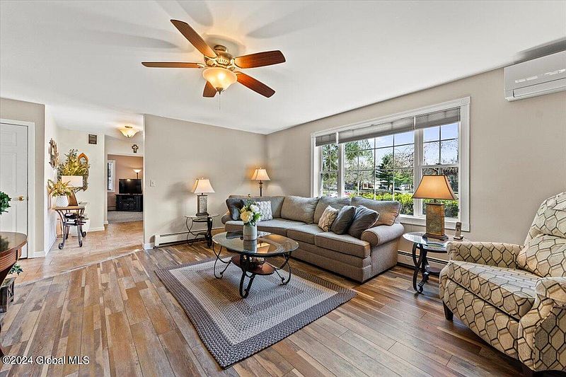 5th image of 26 Pinehurst Drive