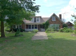 25187 Country Club Rd, Gladewater, TX 75647