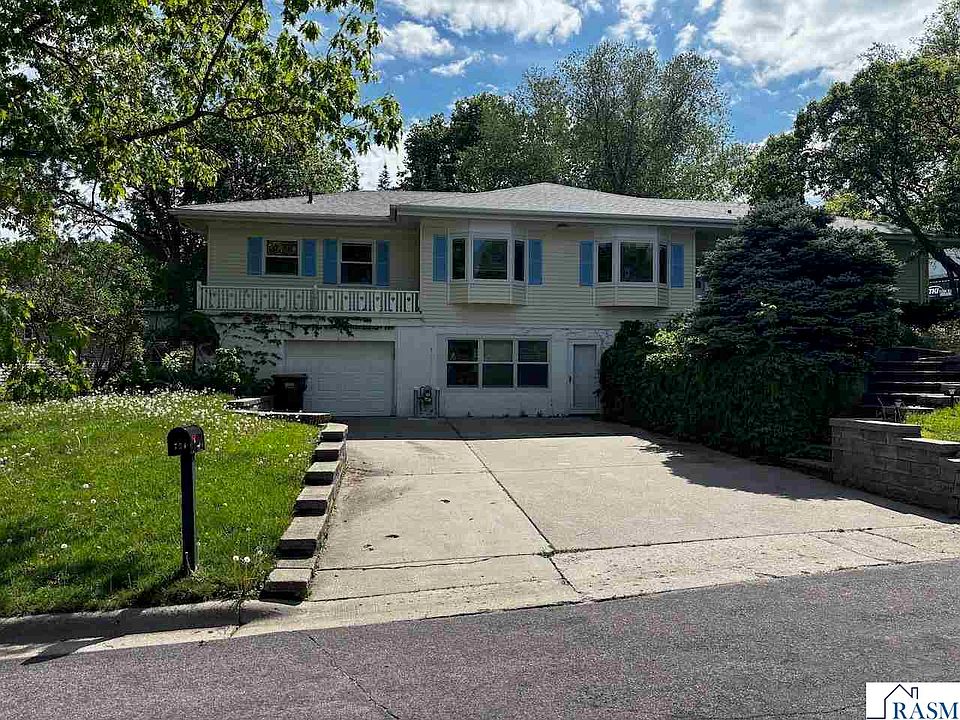 1st image of 724 Nassau St