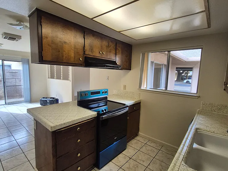 1704 Floyd Ave — Photo 6