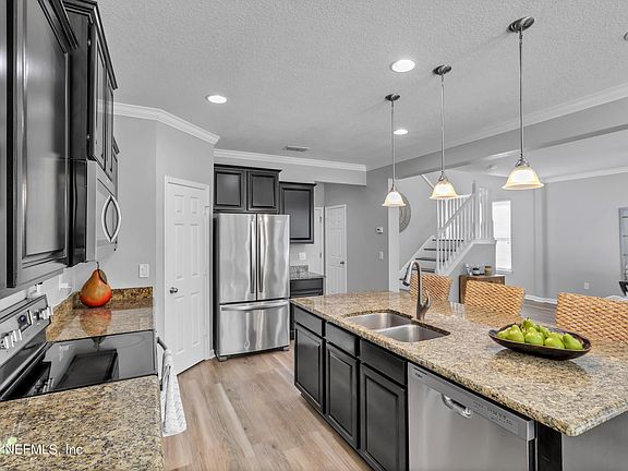 5th image of 533 DRYSDALE Drive