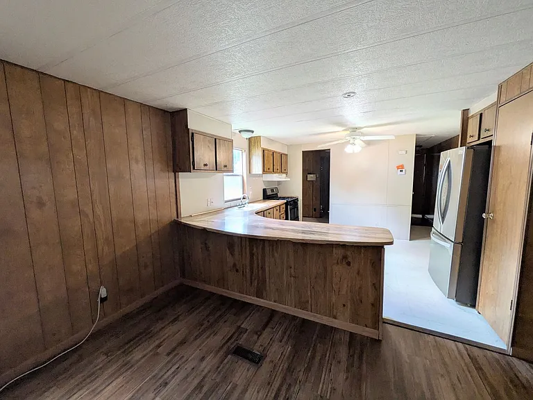 16240 San Pedro Ave — Photo 6
