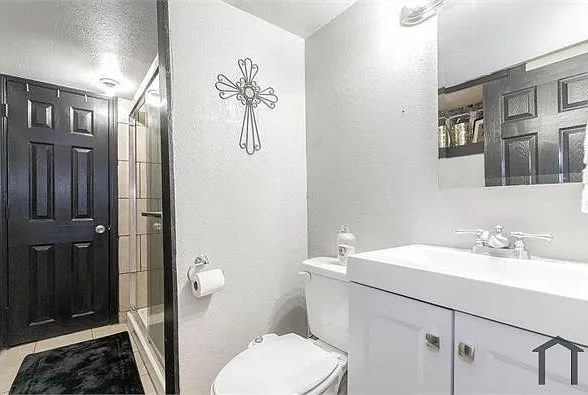 6401 Chestnut Ave — Photo 17