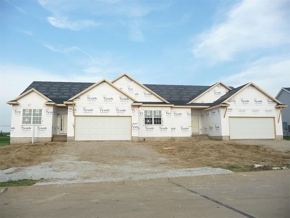 2nd image of 525 Stone Hedge Dr NW