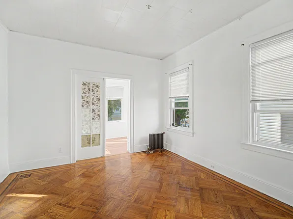 (undisclosed Address), Woodhaven, NY 11421