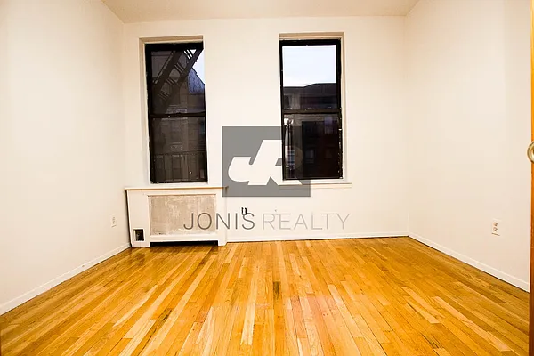 Rented by Jonis Realty | media 23