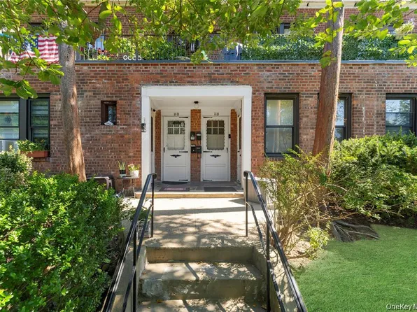 40-01 Little Neck Parkway #11-B, Little Neck, NY 11363