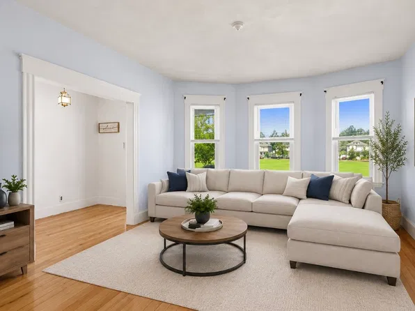 32 Gourley Rd Floor 1, Medford, MA 02155