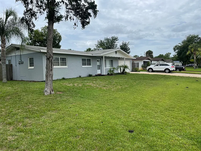 1147 Barbara Dr — Photo 1
