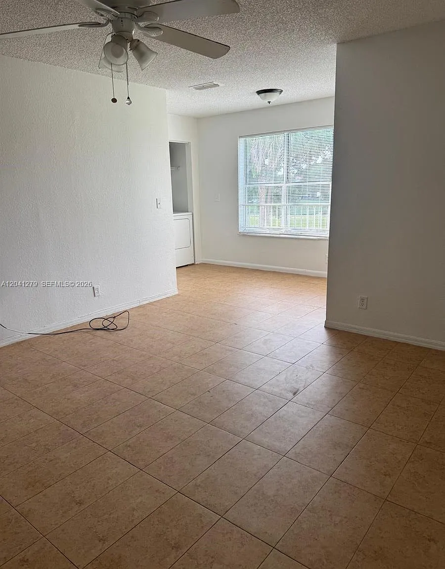 Coral Key Condo — Photo 1