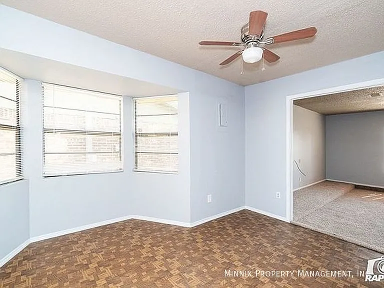 2905 Ventura Ave — Photo 16