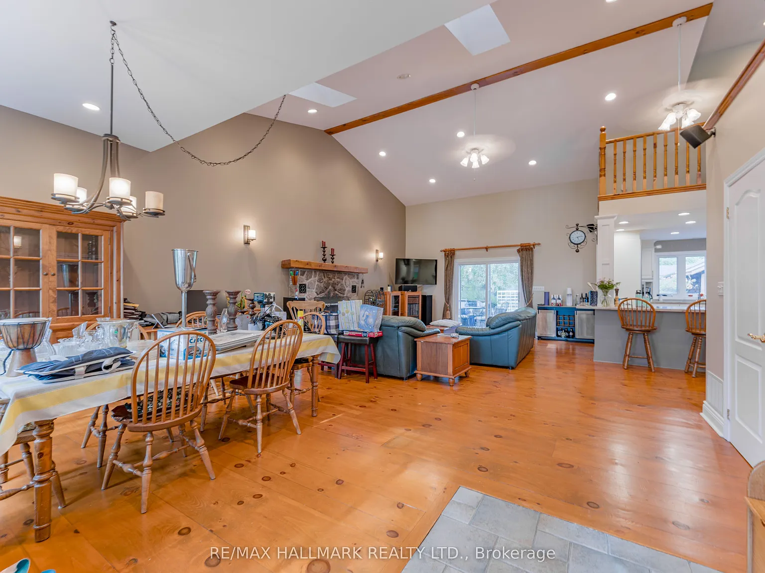 4 bed, $5,000 — Photo 2