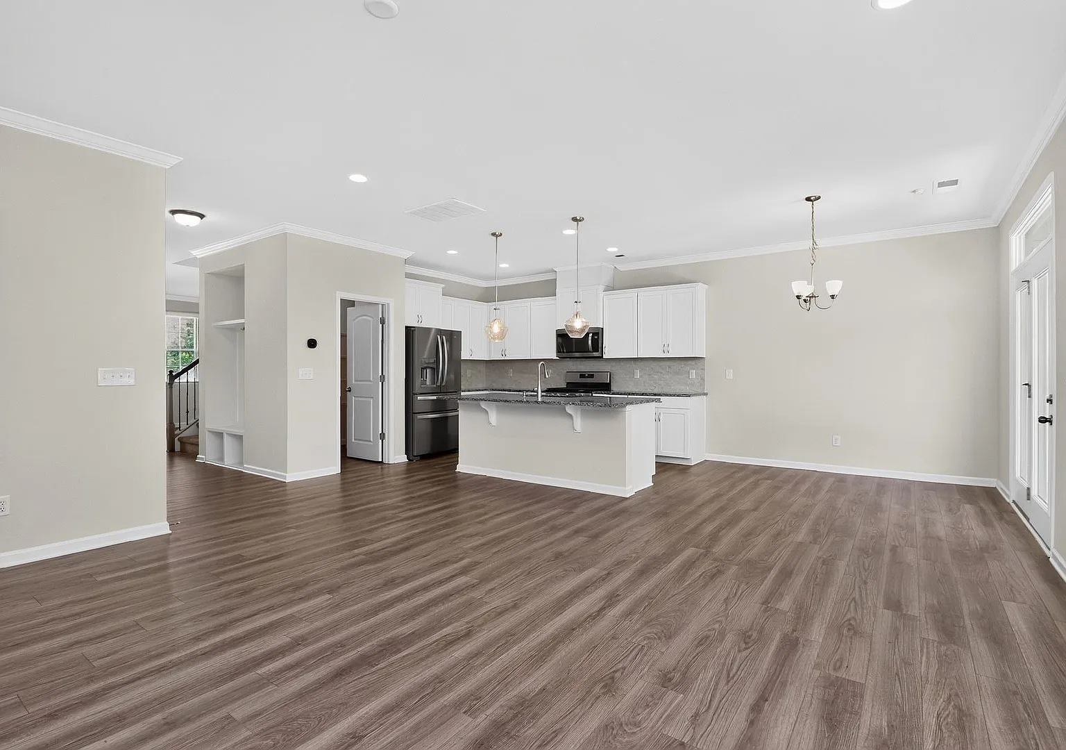Stunning Five Bedroom Home In Magnolia Walk Huntersville! — Photo 4