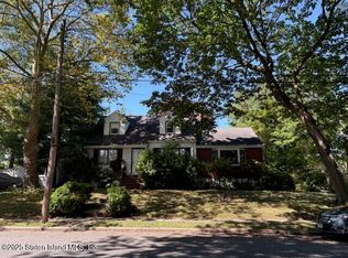 745 Clawson St, Staten Island, NY 10306