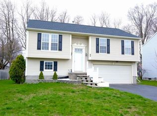 90 Boyd Dr, Rochester, NY 14616