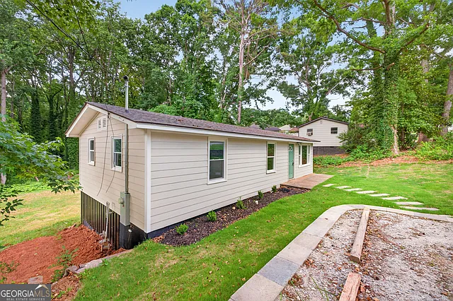 3 bed, 840 sqft, $1,600 — Photo 2
