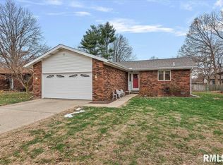 17 Hollybrook Dr, Springfield, IL 62702