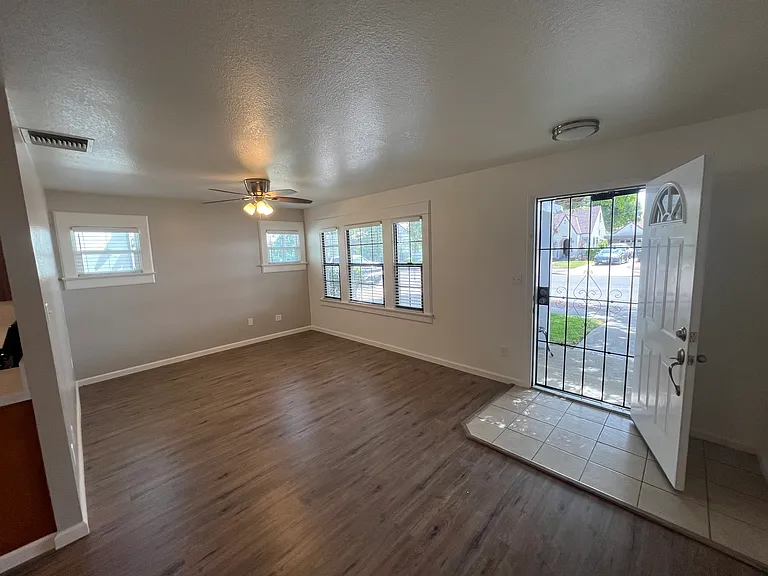 1443 Parker Ave — Photo 7