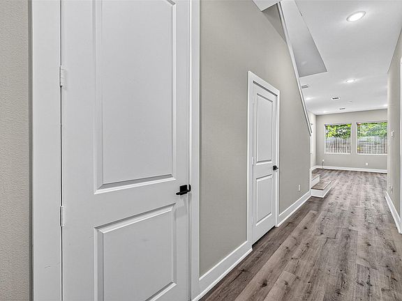 5th image of 15038 Wunderlust Ln