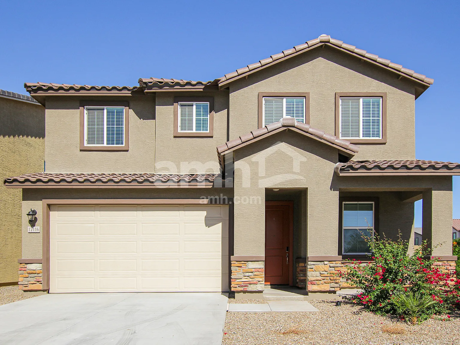 4 bed, 2.5 bath, 2013 sqft, $2,245 — Photo 1