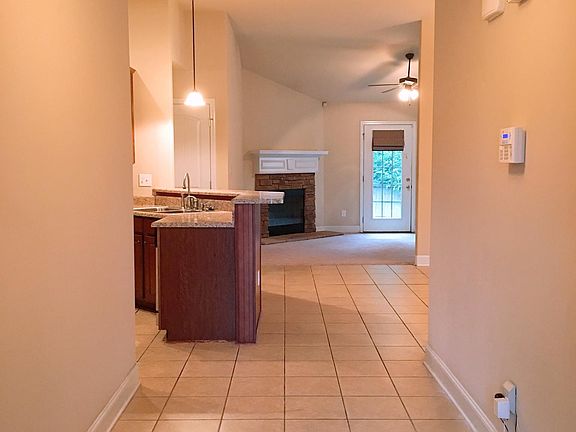 4th image of 127 Alderwood Dr