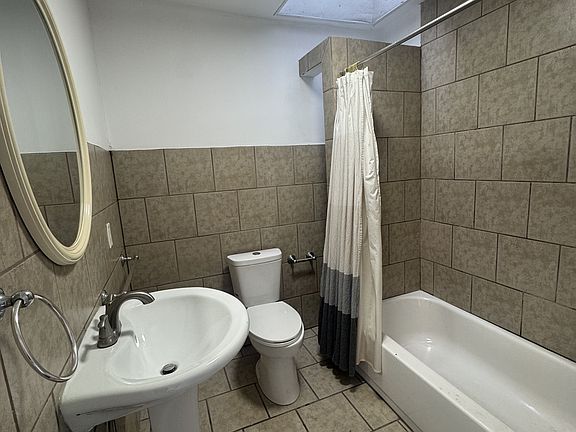 4th image of 231 W Coulter St #1