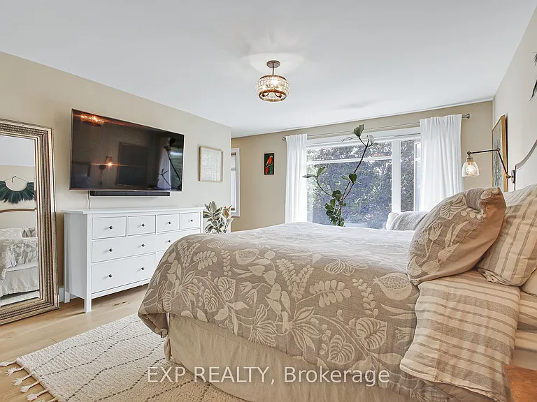 895 Dresden Cres — Photo 31
