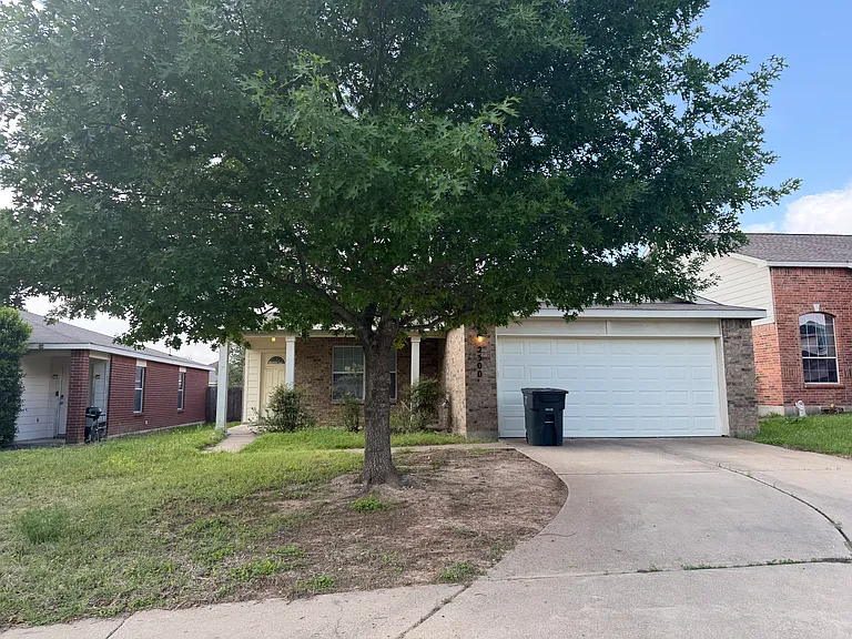 2300 Maedell Dr — Photo 8