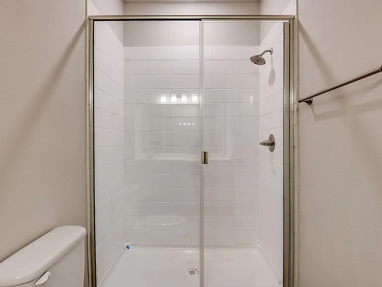 752 Wheatfield Dr — Photo 18