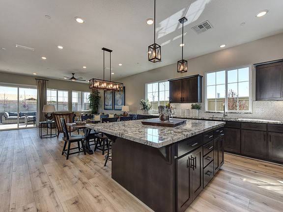 4th image of 908 Acadia Ct