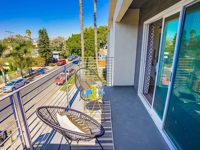2330 S Corning St — Photo 36
