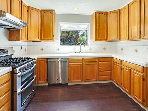 3rd image of 491 Marine Blvd