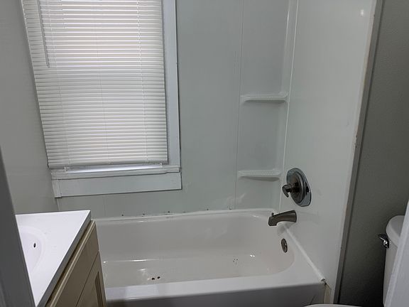 5th image of 615 44th St #2