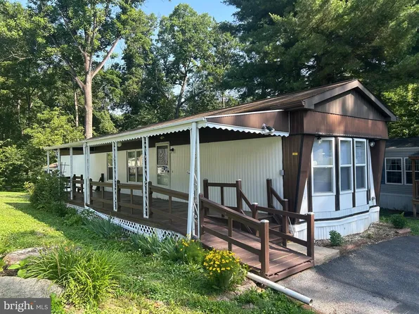 135 Locust Ln, New Providence, PA 17560