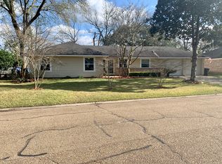 16325 La Louisiane Ct, Baton Rouge, LA 70817